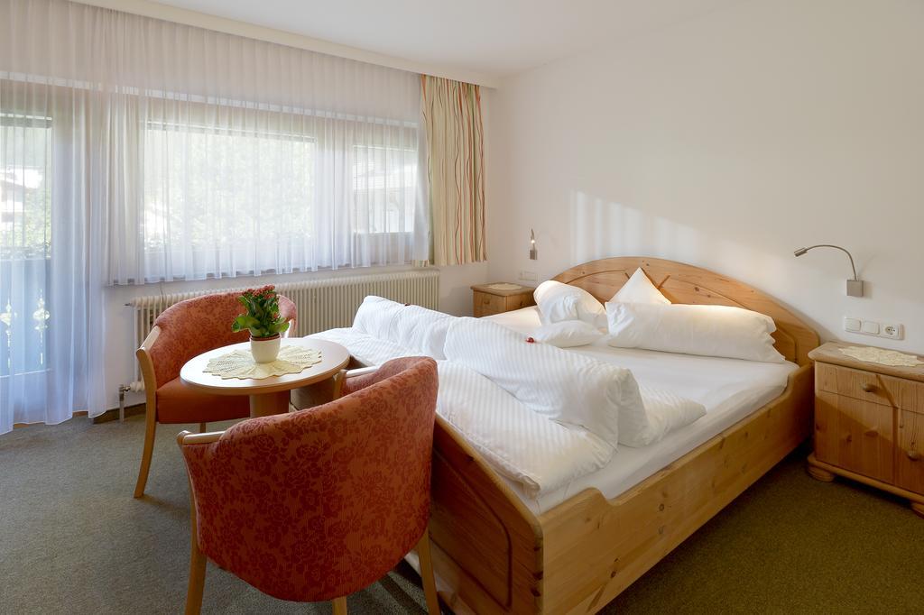 Gaestehaus Ahornblick Mayrhofen Værelse billede