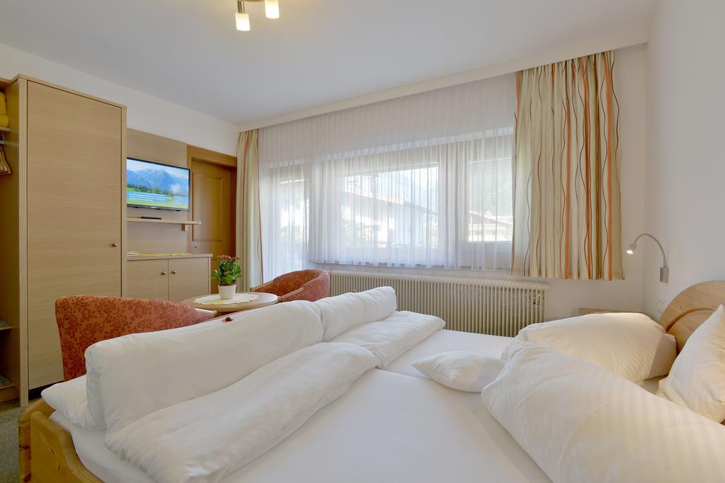 Gaestehaus Ahornblick Mayrhofen Værelse billede