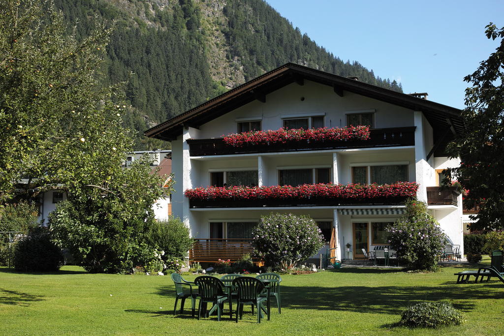 Gaestehaus Ahornblick Mayrhofen Eksteriør billede